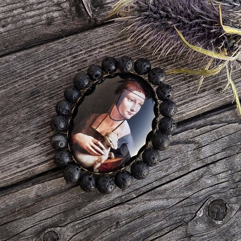 Autorská skleněná brož - Dáma s hranostajem S0776