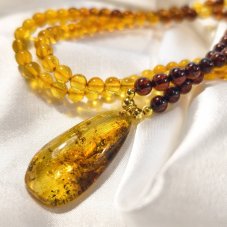 Náhrdelník - Jantár s medailónom, dlhý 80 cm S0887