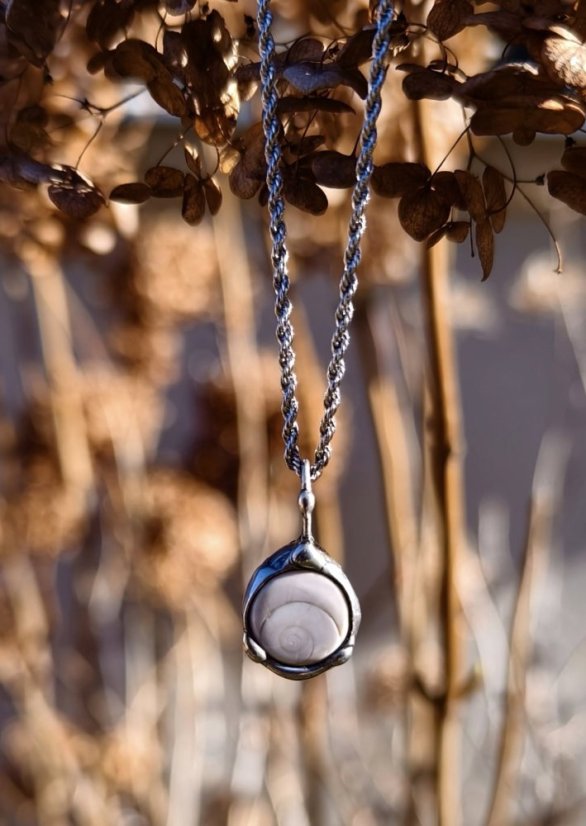 Autorský cínový náhrdelník - Shiva Shell S0474