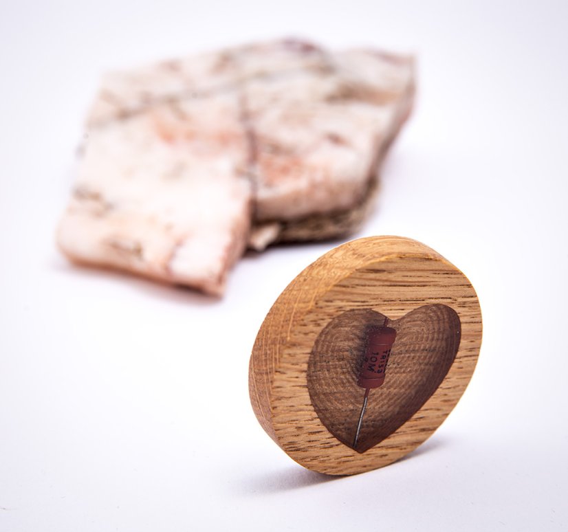 Brošňa - Tlmič lásky S0114