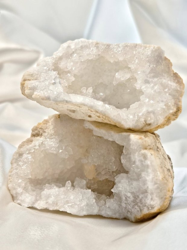 Surové minerály - Křišťál geoda  SM0485