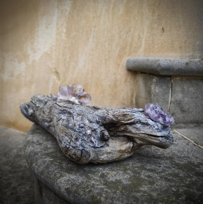 Autorská dřevěná socha - "Bohyně Ametystů" AS0728