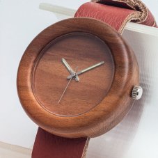 České dřevěné hodinky Orania H00043 Meruňka