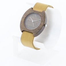 České drevené hodinky Avia H00424 Orech