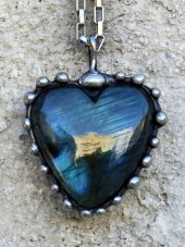 Autorský cínový náhrdelník - Labradorit srdce S0934