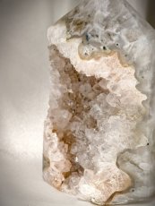 Surové minerály - Achát - kaplička  SM0594