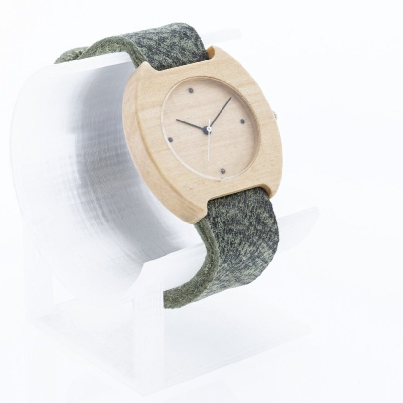 České drevené hodinky Avia H00432 Habr