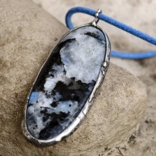 Autorský cínový náhrdelník - Moonstone S0889