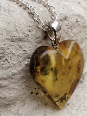 Náhrdelník - Jantar srdce  S0850