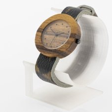 České dřevěné hodinky Jalta H00482 Ořech