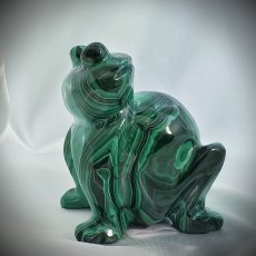 Surové minerály - Socha Malachit Žabák SM0857