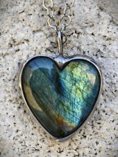 Autorský cínový náhrdelník - Labradorit srdce S0932