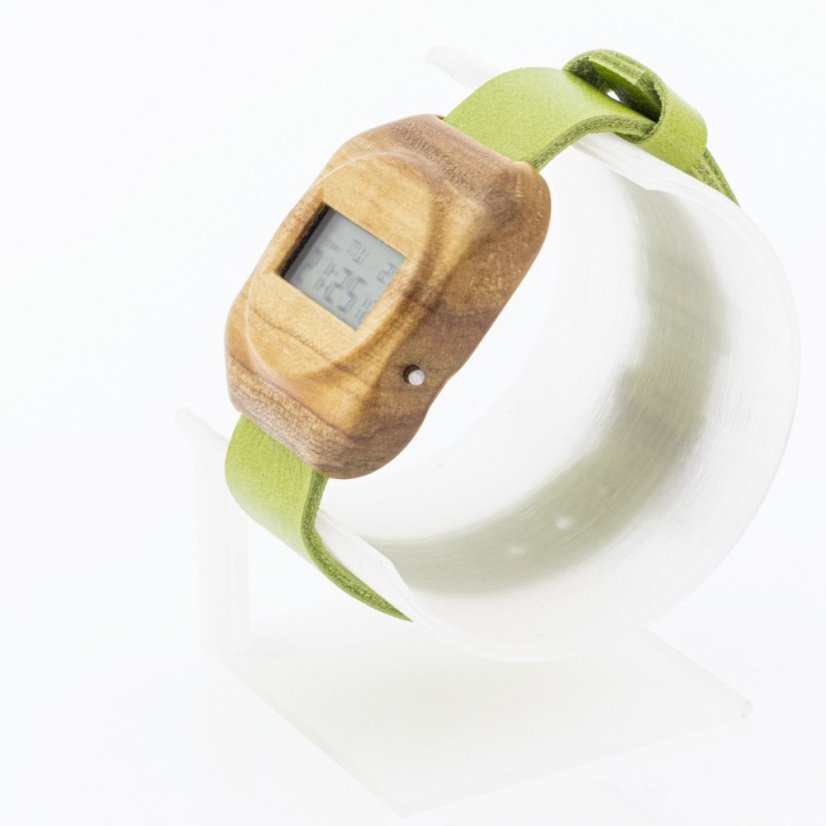 České dřevěné hodinky Universum H00489 Javor