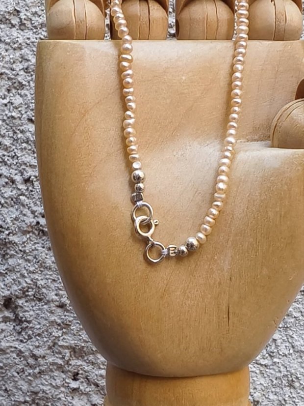 Náhrdelník perlový – Perličky telové 2 – 3 mm S0804