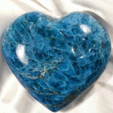 Surové minerály - Srdce Apatit SM0871