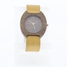 České drevené hodinky Avia H00424 Orech