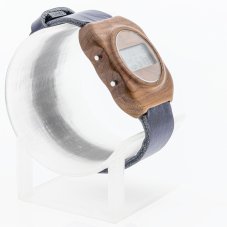 České dřevěné hodinky Universum H00348 Meruňka