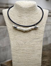 Autorský cínovaný náhrdelník -  Korál Bílý S0900