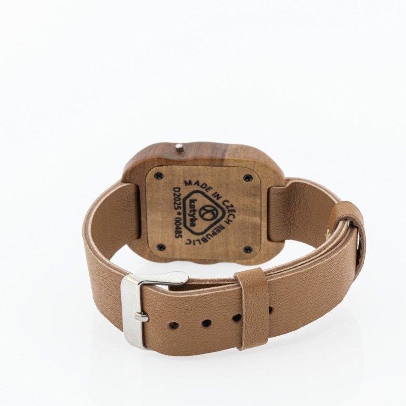 České drevené hodinky Universum H00485 Hruška