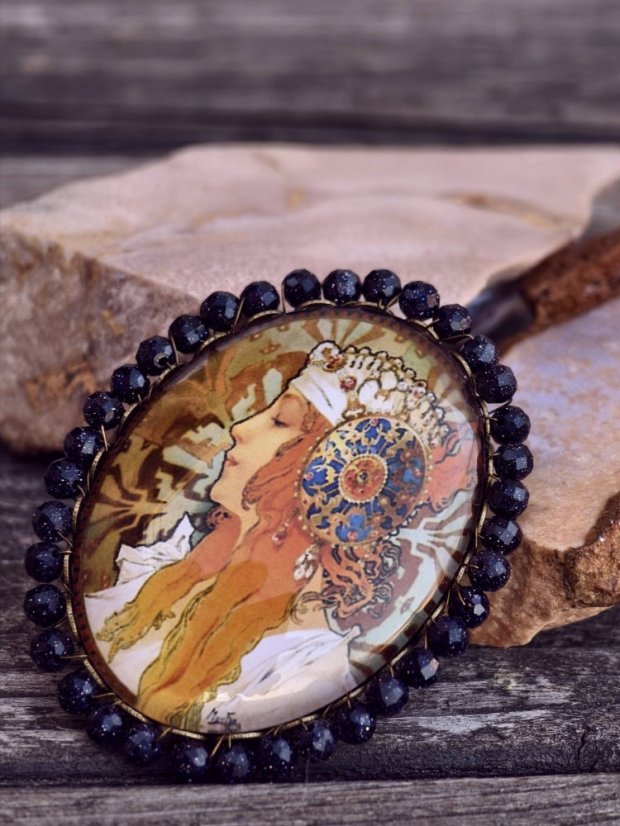 Autorská skleněná brož - Alfons Mucha S0962
