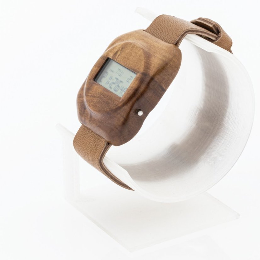 České drevené hodinky Universum H00485 Hruška