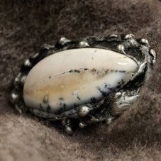 Autorská cínová brošňa - Opál Merlin S0400