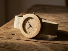 České dřevěné hodinky Alfa H00538 Habr