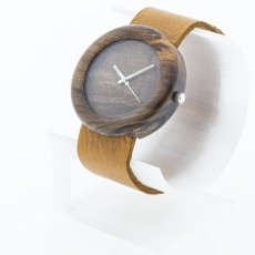 České drevené hodinky Orania H00458 Orech