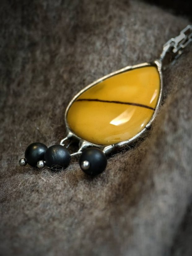 Autorský cínovaný náhrdelník - Jaspis Mokait, Onyx S0603