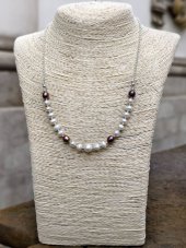 Perlový náhrdelník - "21 perál": hravá elegancia v jemnom striebreS0929