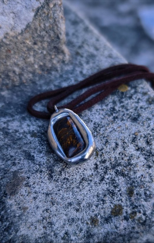 Autorský cínovaný náhrdelník - Tygří oko S0381