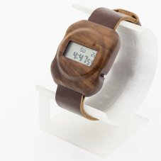 České dřevěné hodinky Universum H00509 Hruška