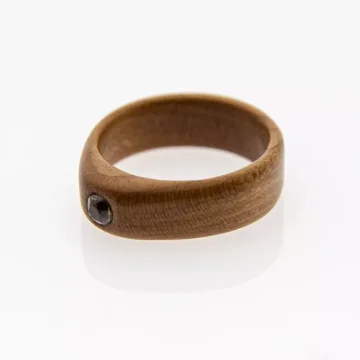 Príbeh lásky ukrytý v drevenom zásnubnom prsteni