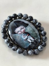 Autorská skleněná brož - Malý Napoleón S0875