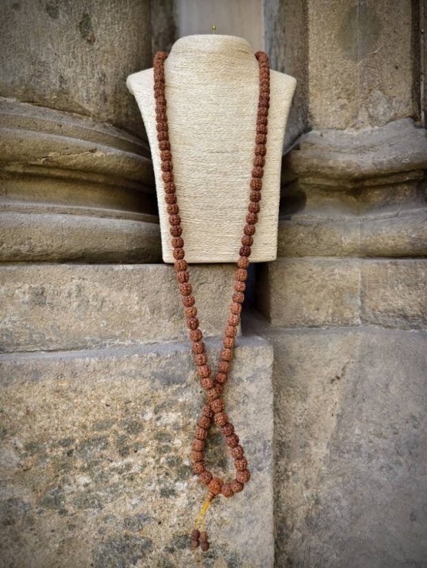 Náhrdelník meditační - Japa Mála 108 korálků Rudraksha  S0813