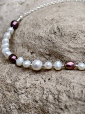 Perlový náhrdelník - "21 perál": hravá elegancia v jemnom striebreS0929