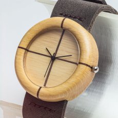 České dřevěné hodinky Orania H00133 Habr