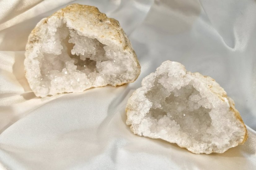 Surové minerály - Křišťál geoda  SM0485