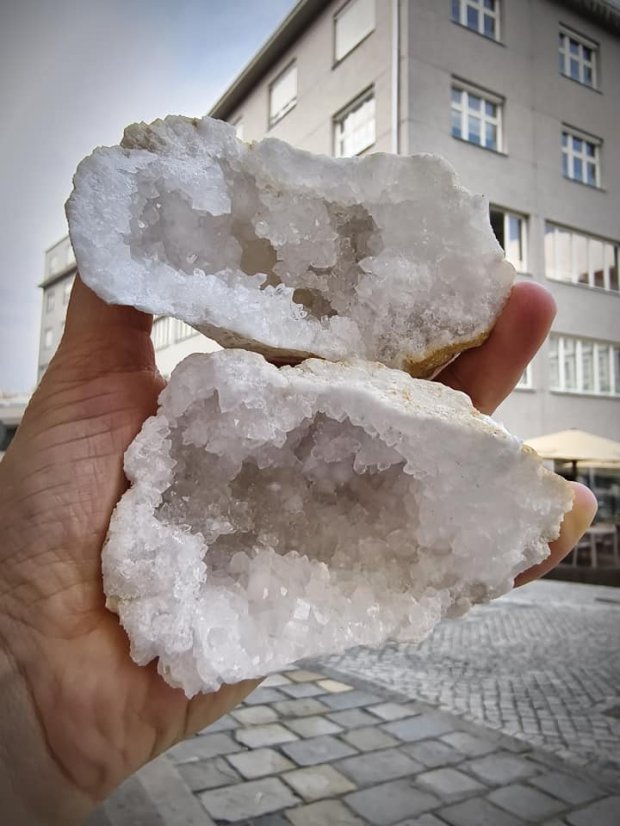 Surové minerály - Křišťál geoda  SM0485