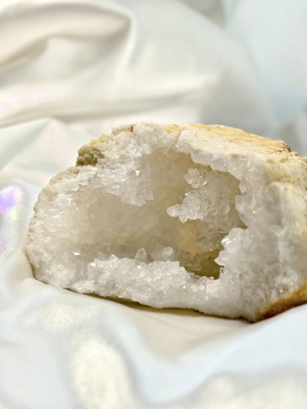 Surové minerály - Křišťál geoda  SM0485