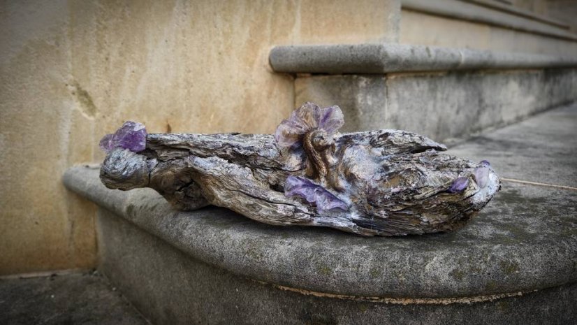 Autorská dřevěná socha - "Bohyně Ametystů" AS0728