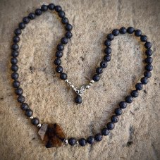 Náhrdelník minerální - Láva a Chiastolit S0848