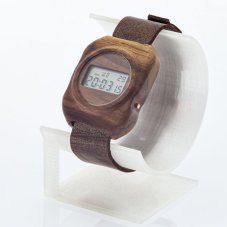 České dřevěné hodinky Universum H00347 Slivoň Bluma