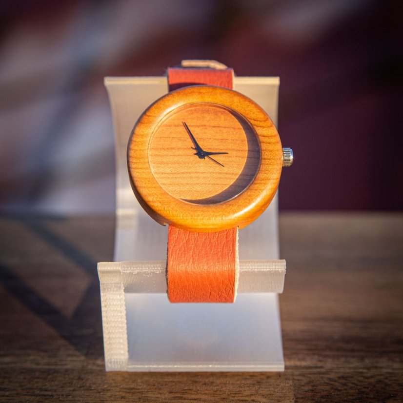 České dřevěné hodinky Orania H00083 Třešeň