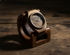 České drevené hodinky Aladin H00516 Orech