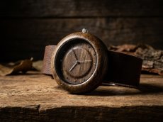 České drevené hodinky Jas H00529 Ořech
