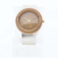 České drevené hodinky Orania H00463 Akát