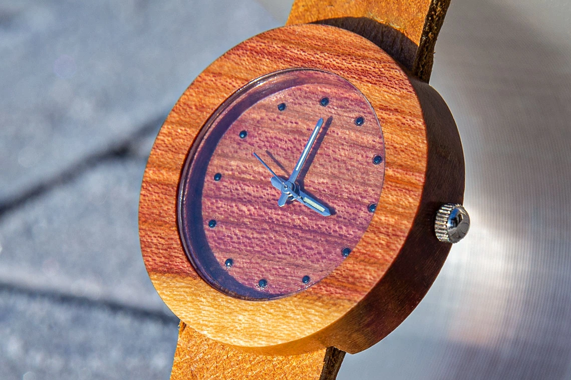 Dčevěné hodinky Jalta