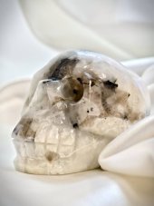 Surové minerály - Mesačný kameň lebka SM0868