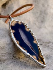 Autorský cínový náhrdelník - Achát v tvare listu S0816
